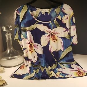 Pineapple Moon Flowered Shirt Size M perfect spring shirt